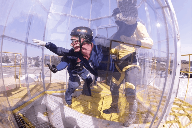Primeiros voos Rudolf Tanz no paraquedismo indoor